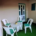 Orhan מוסטר
